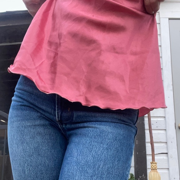 Satin pink camisole with lettuce edge - Picture 3 of 3